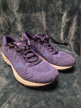 Mizuno Women’s Purple Knit Athletic Running Shoes